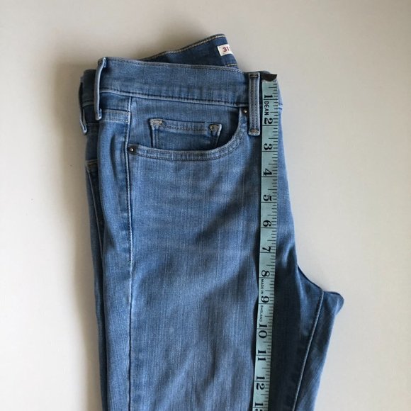 Levi’s 311 Sculpting Shaping Skinny Cropped Mid Rise Medium Wash Blue Jeans - Picture 10 of 16